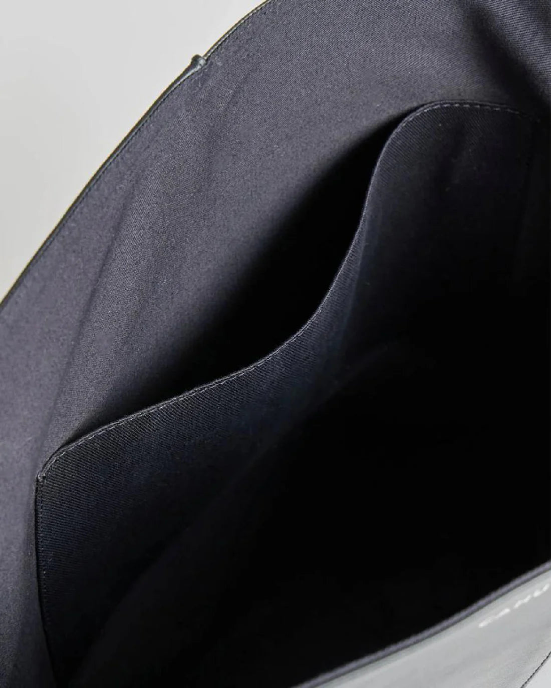 【NEW】LE DAIAGONAL LEATHER DARK BLUE / PVC DARK BLUE