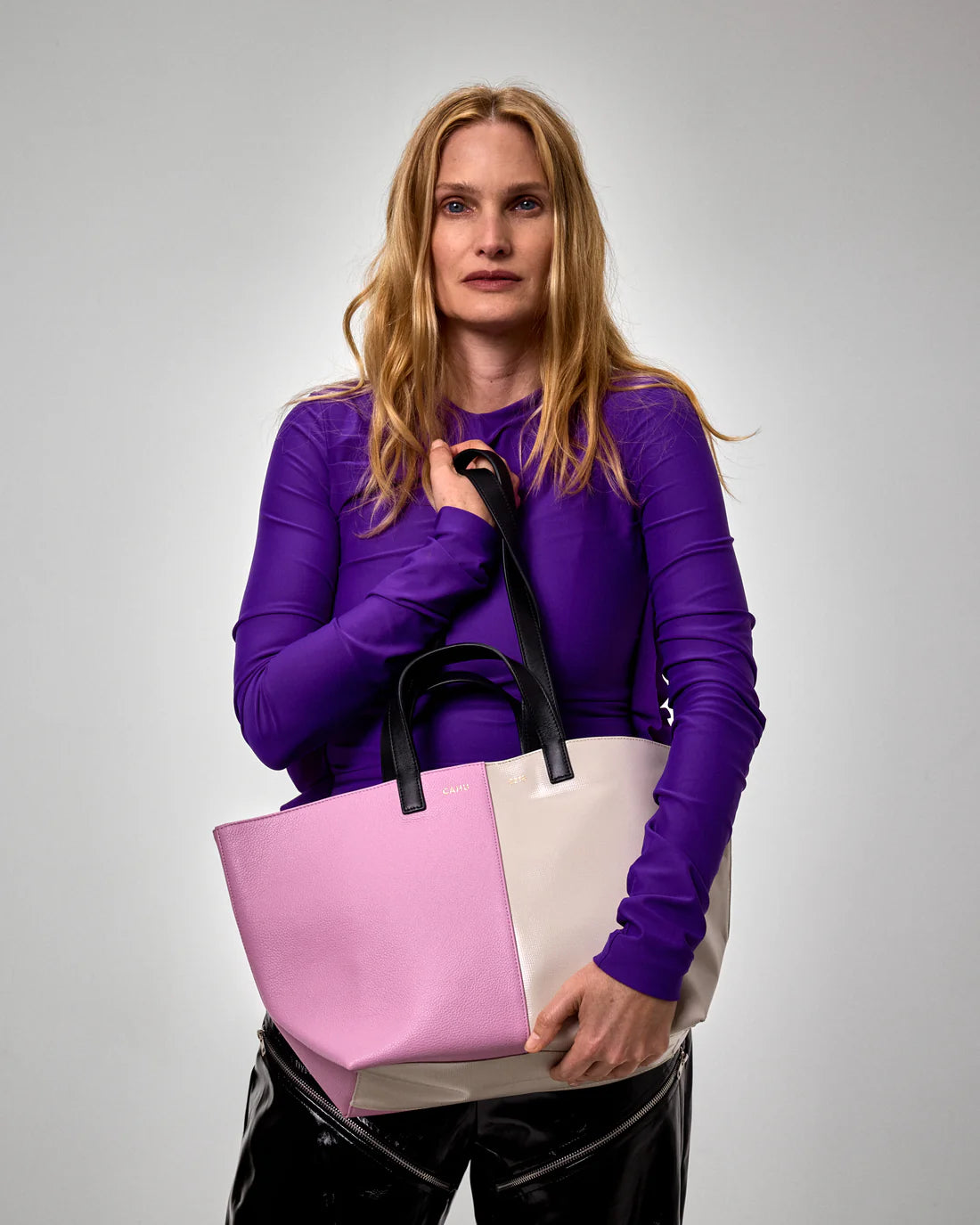 【SALE】THE PRATIQUE LEATHER PINK / PVC LIGHT GREY