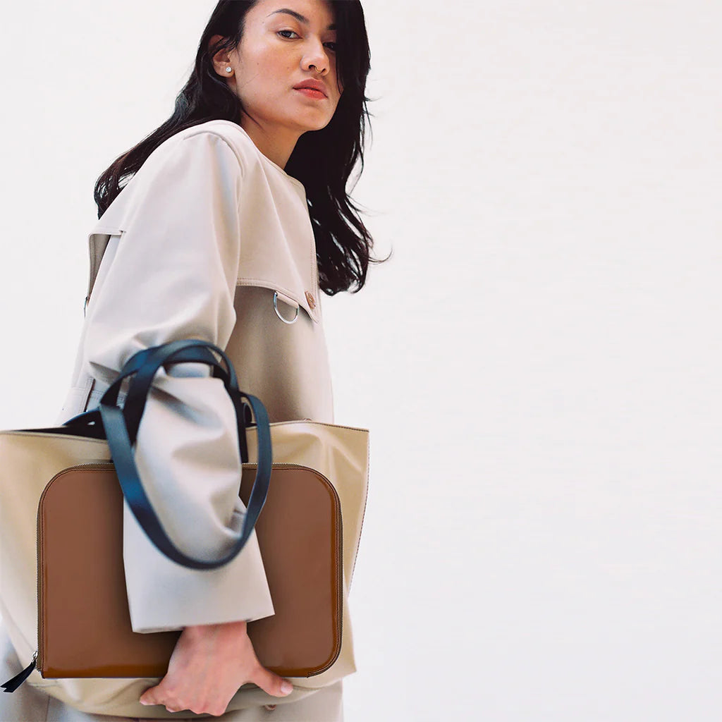 【SALE】THE CLAUDE LAPTOP SLEEVE Brown